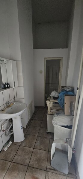 Dristor, spatiu comercial 45 mp, 25 euro/mp